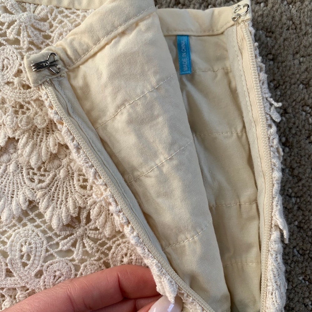 J. McLaughlin HIGHRISE crochet cotton shorts - Picture 8 of 10